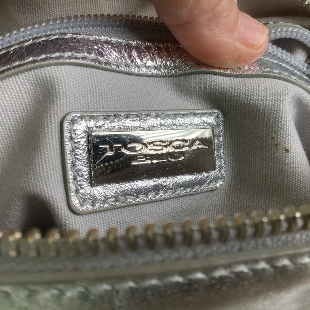 TOSCA BLU Silver Pleated Leather Shoulder Bag - Picture 12 of 16